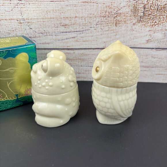 VTG Avon Owl and Frog Empty Powder Bottles Ivory Milk Glass 70's - Picture 3 of 8